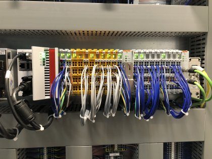 Станция распределённого ввода-вывода с аккуратной маркированной разводкой сигналов